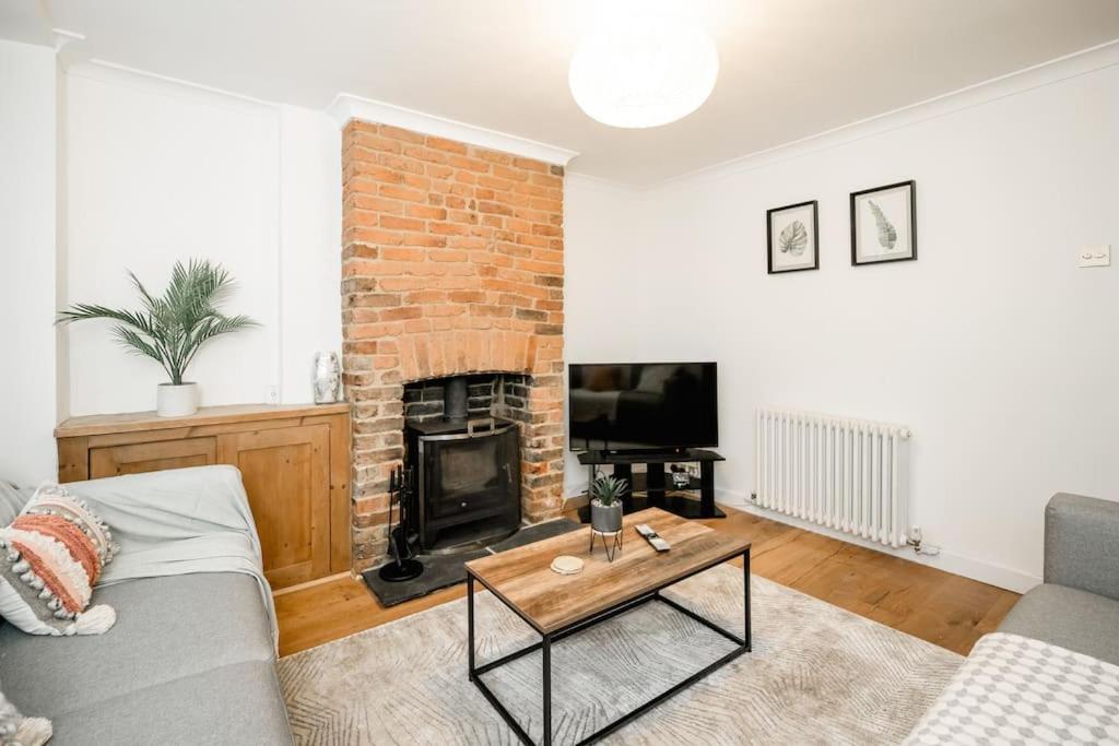 3 Bedroom Home Close To Town Centre With Wifi & Garden Royal Tunbridge Wells Exterior foto